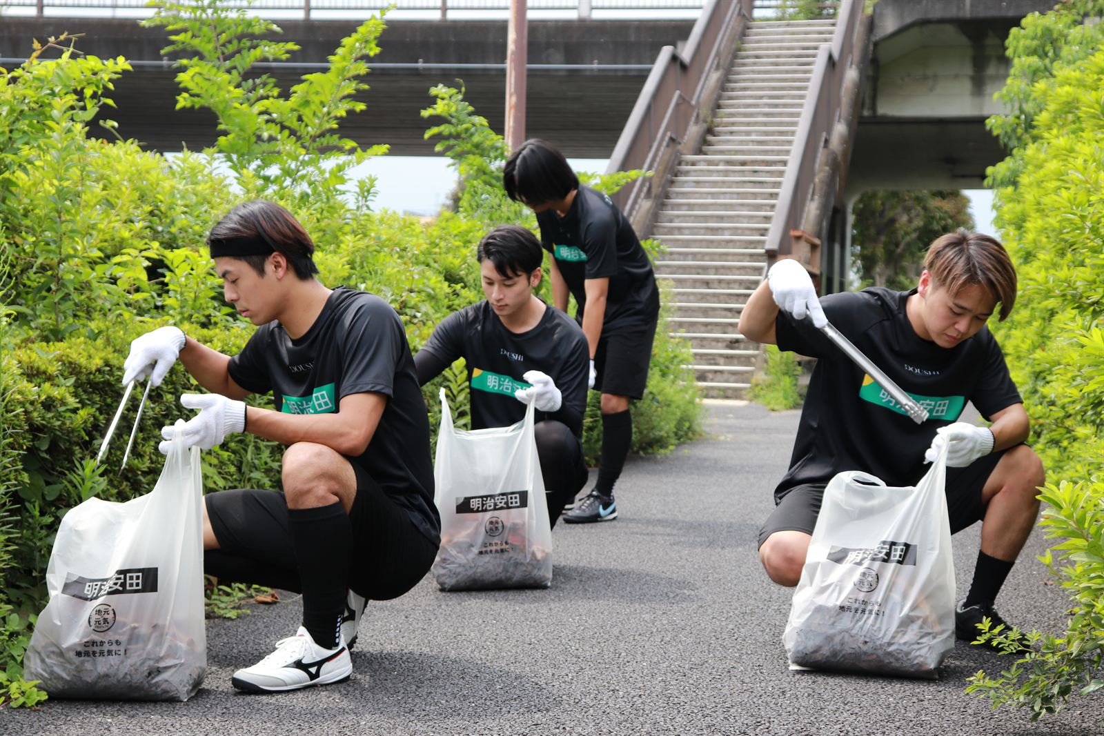 地域の清掃活動の様子